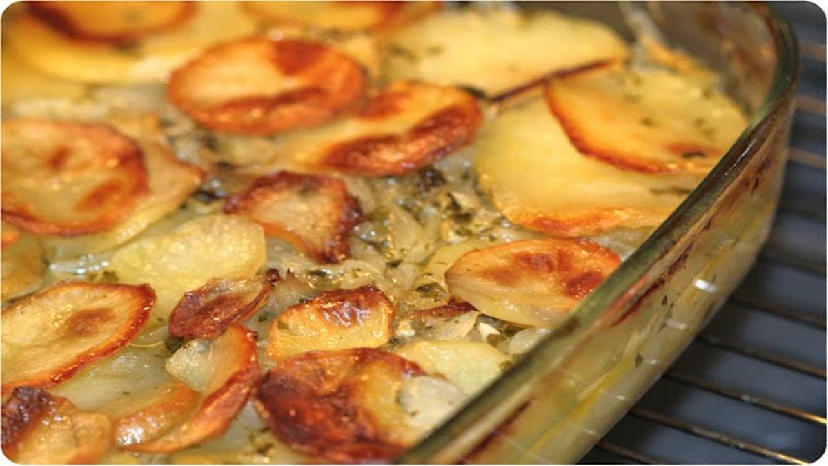 Pommes de terre au four aux oignons