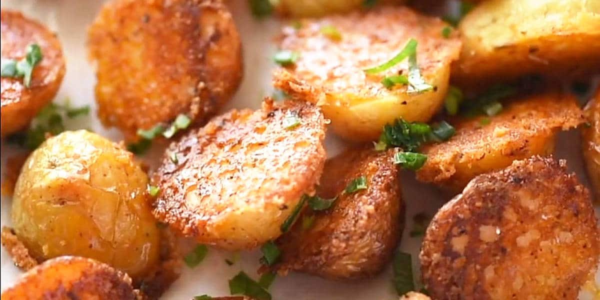 Mini pommes de terre croustillantes au parmesan au four