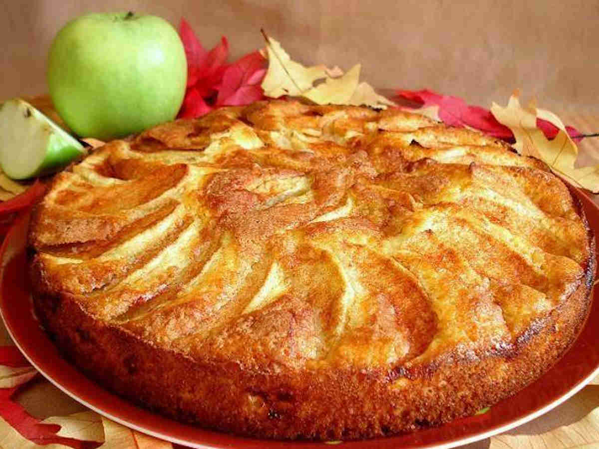 GÂTEAU MOELLEUX AUX POMMES