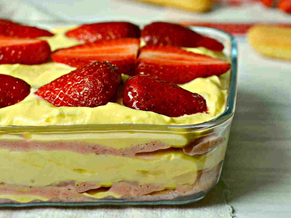 Tiramisu aux fraises et jaunes pasteurisés