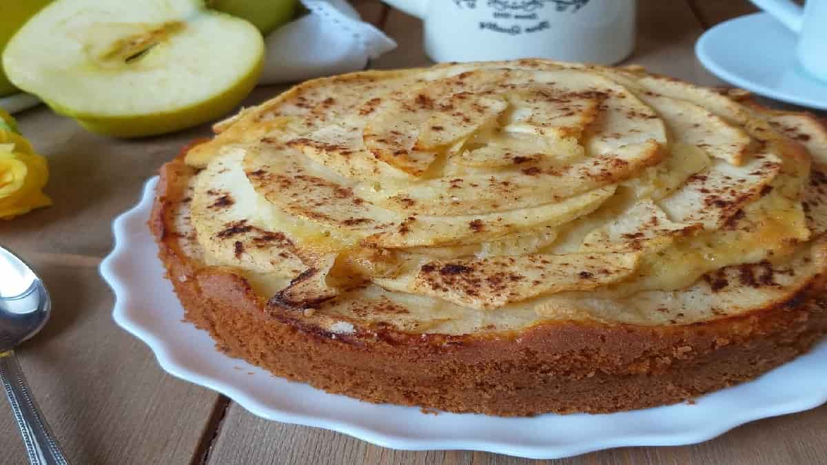 GÂTEAU AUX POMMES ET À LA CANNELLE