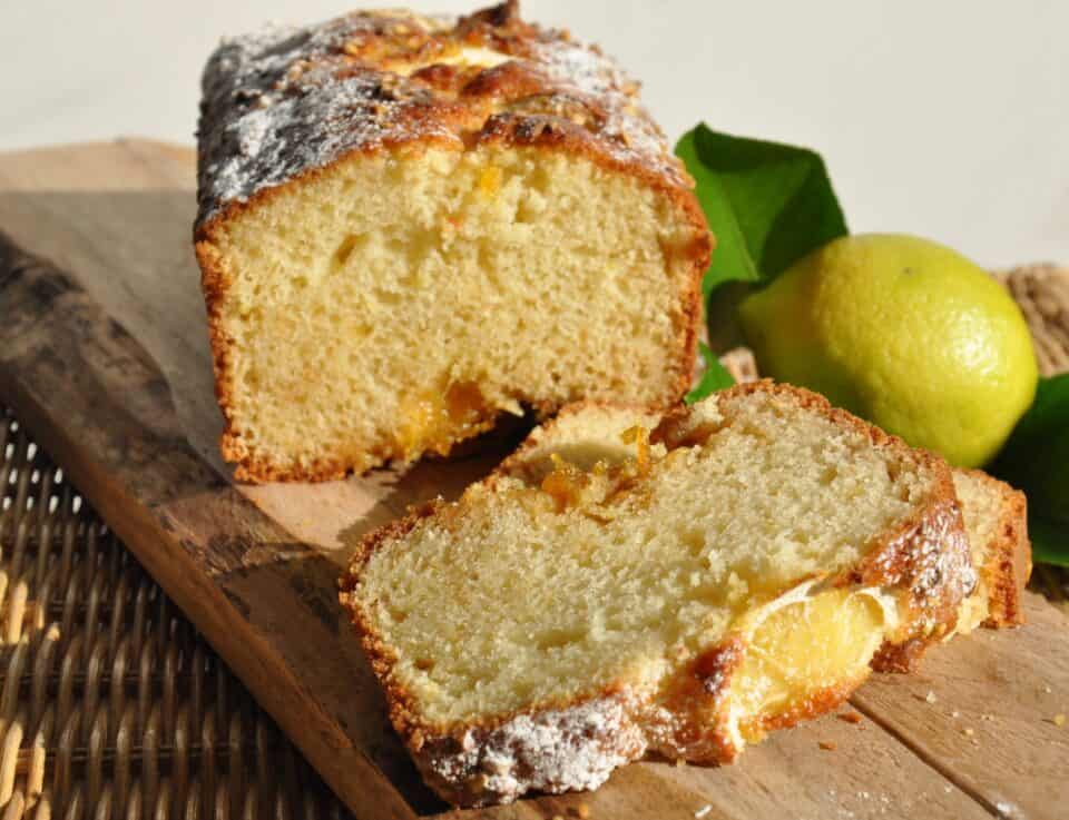 Gâteau aux prunes et au citron