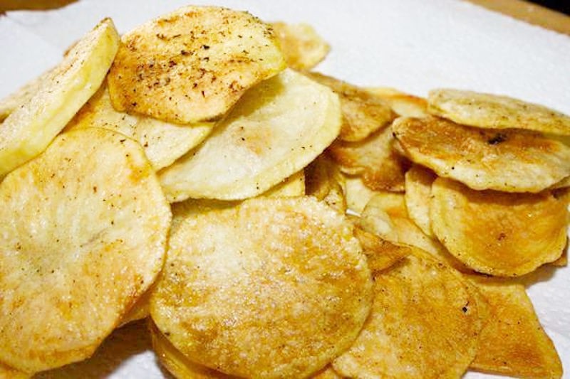 Croustilles de pomme de terre au four aux fines herbes