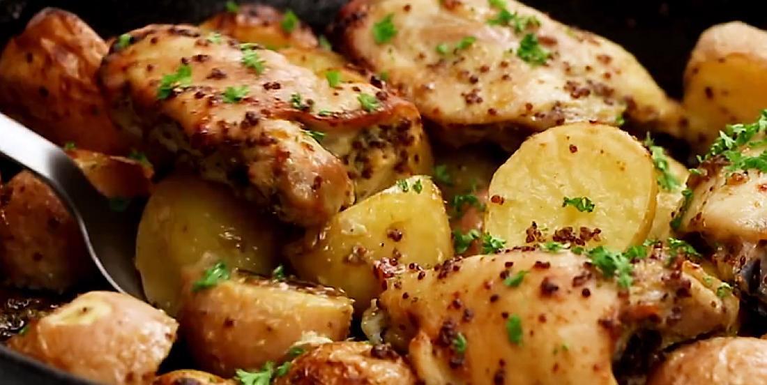 Poulet et pommes de terre au four à saveur de moutarde et d'érable