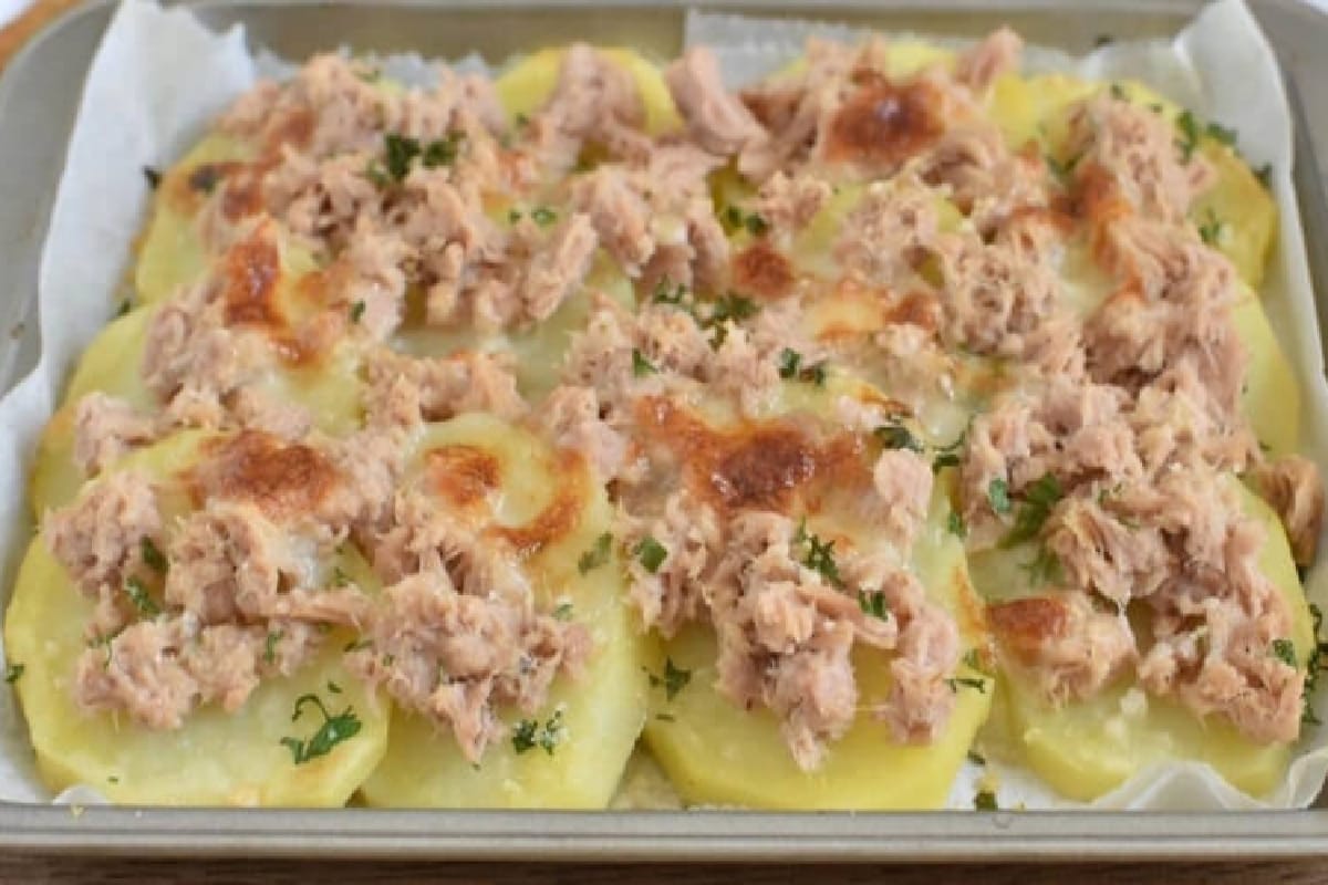 Pommes de terre gratinées au thon