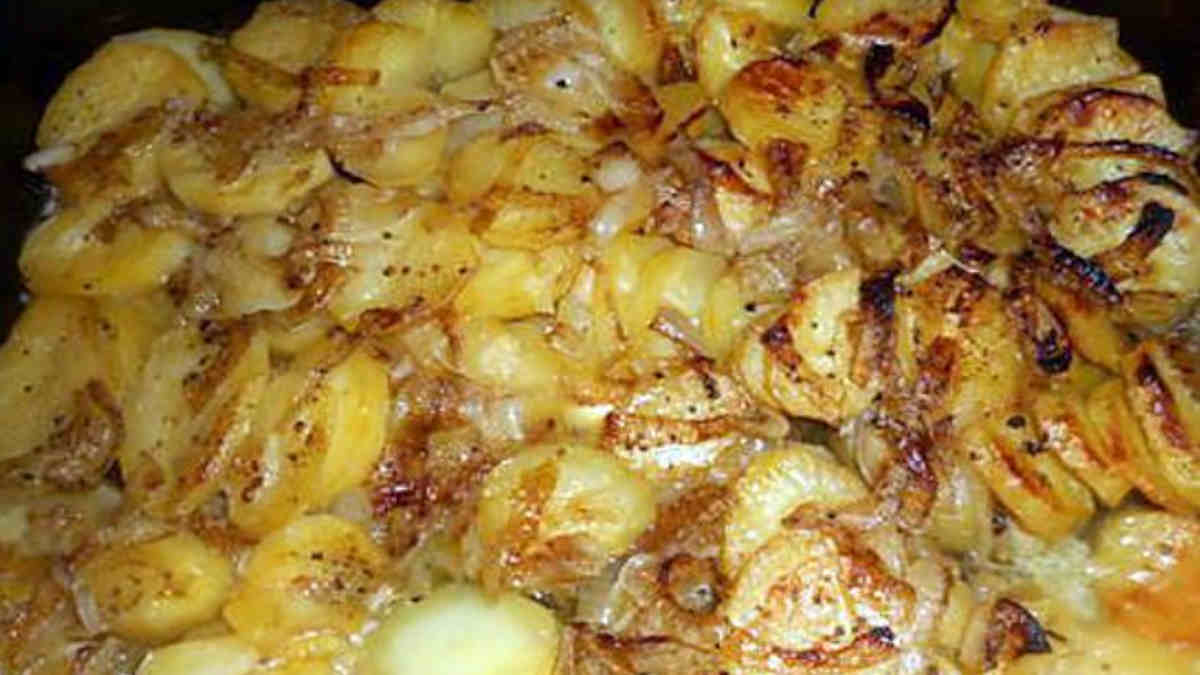 Pommes de terre boulangère au four