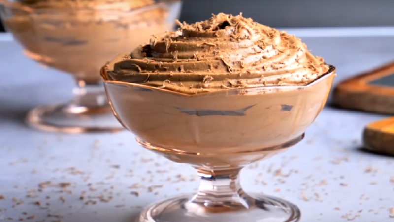 Mousse au chocolat avec 2 ingrédients