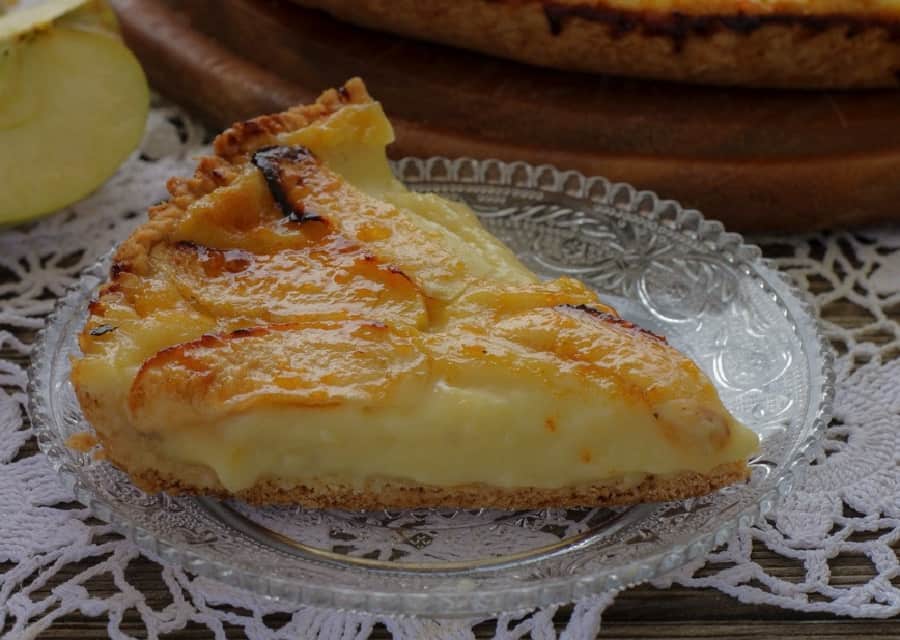 Gâteau aux pommes et à la crème