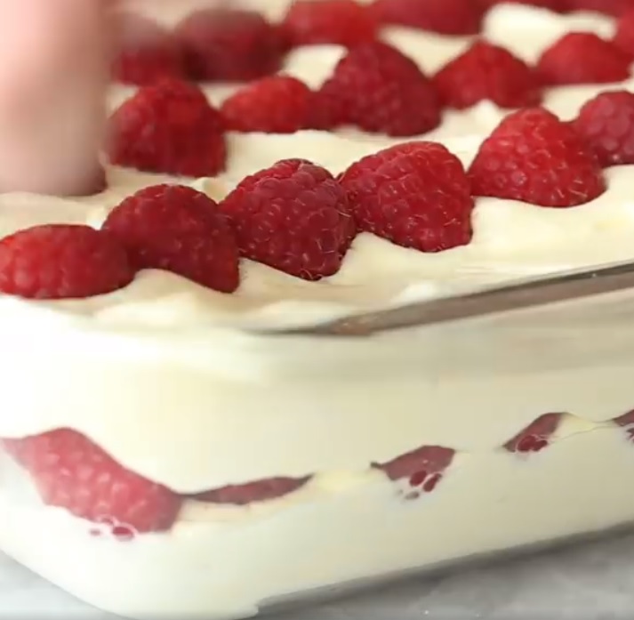Gâteau au citron et aux framboises
