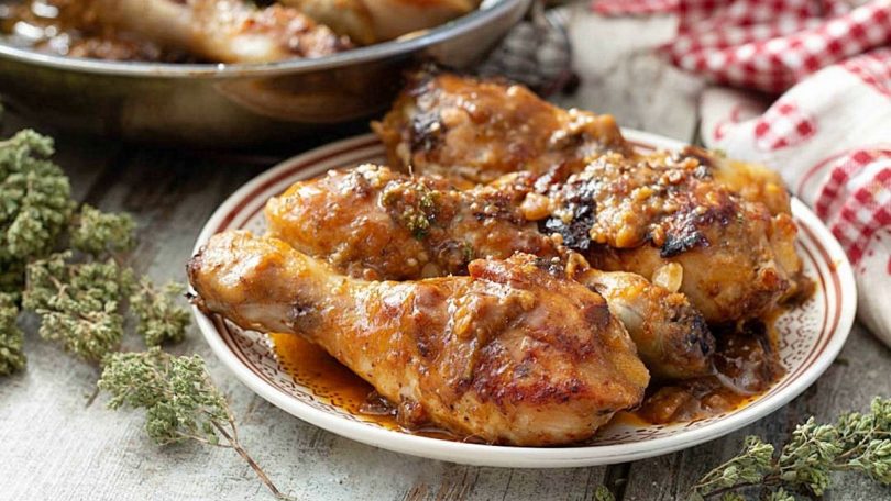 Cuisses de poulet à la sauce tomate et au marsala