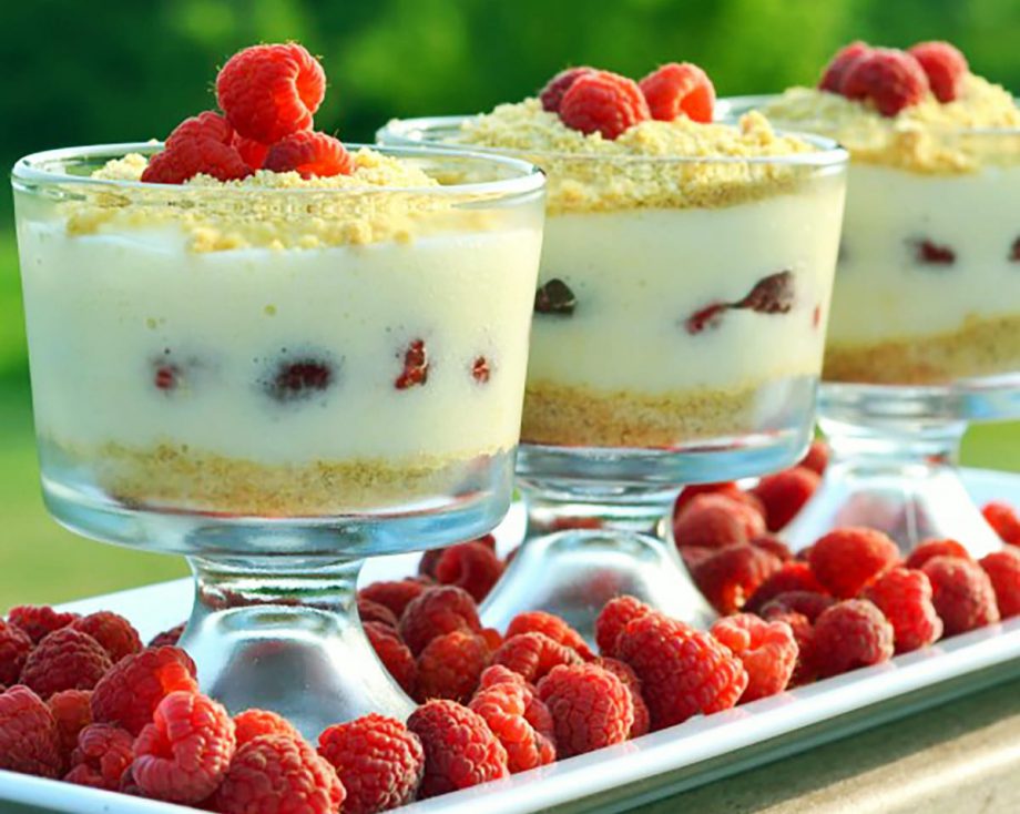 VERRINES AUX FRAMBOISES ET CRÈME PÂTISSIÈRE