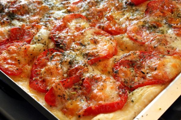 Tarte à la tomate et à la mozzarella