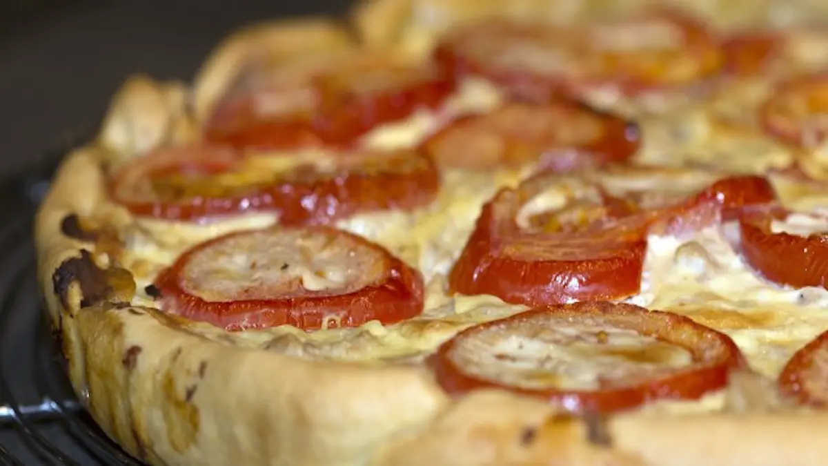 Quiche Légère au thon, Moutarde et Tomates