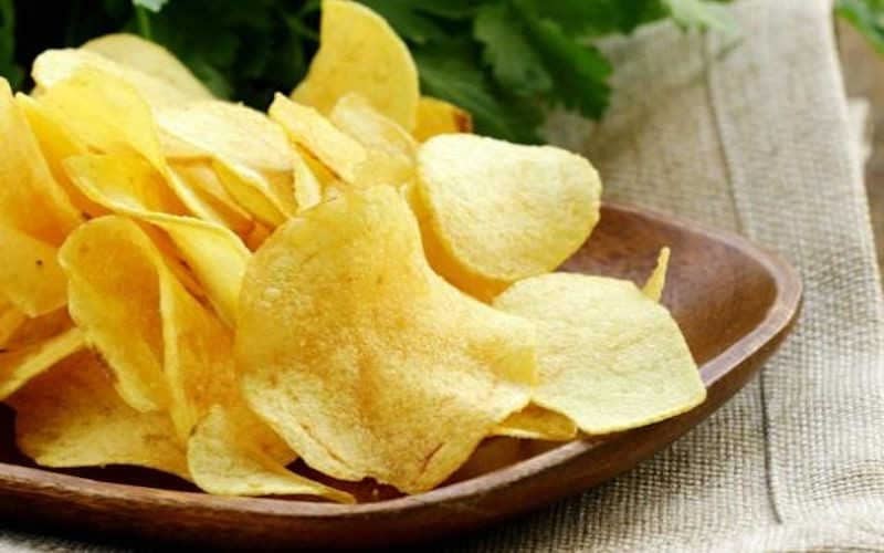 Chips de Pommes de Terre Minute Fait Maison, Croustillantes Au Micro-ondes