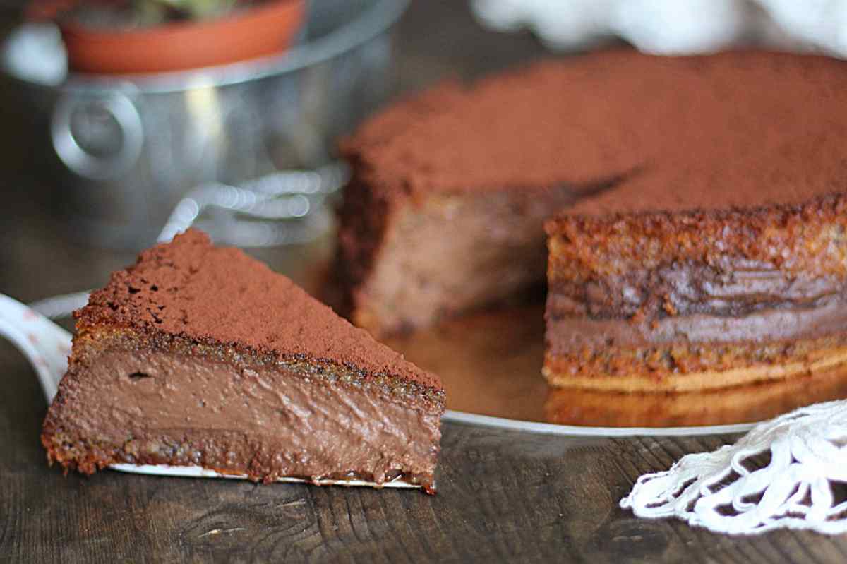 Gâteau crémeux au chocolat et macarons