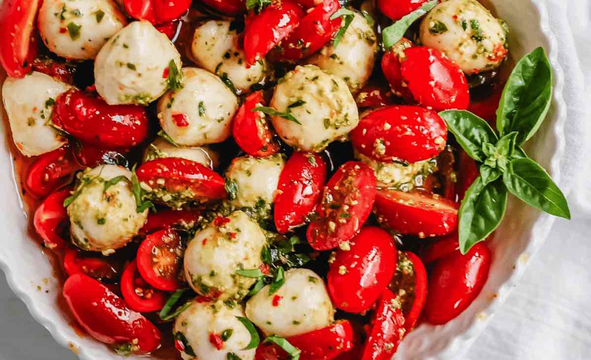 SALADE CAPRESE AU PESTO