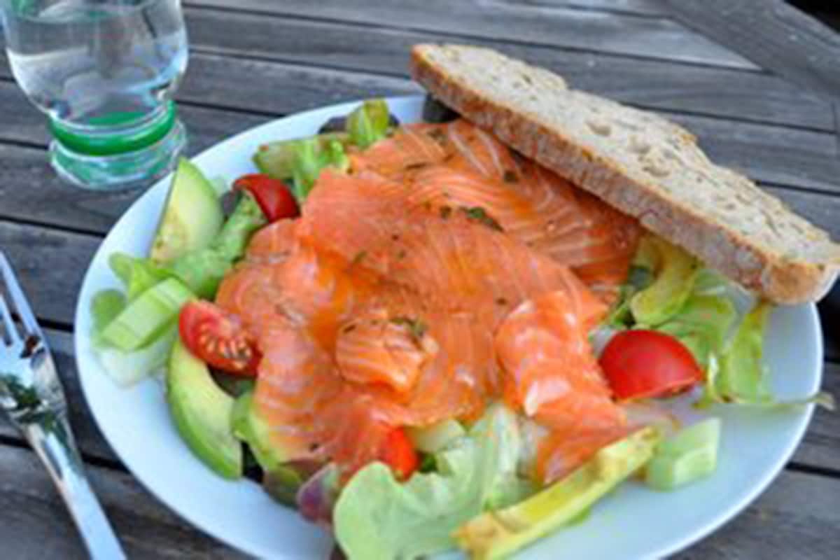 Salade d’avocat et saumon