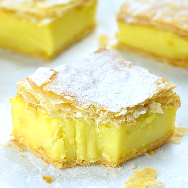 Carrées de crème pâtissière au citron