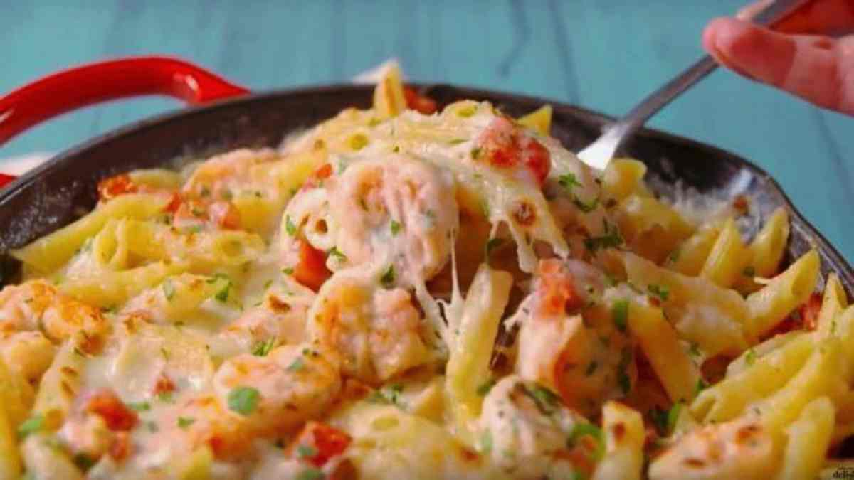 Casserole de crevettes à l’ail et à la sauce Alfredo