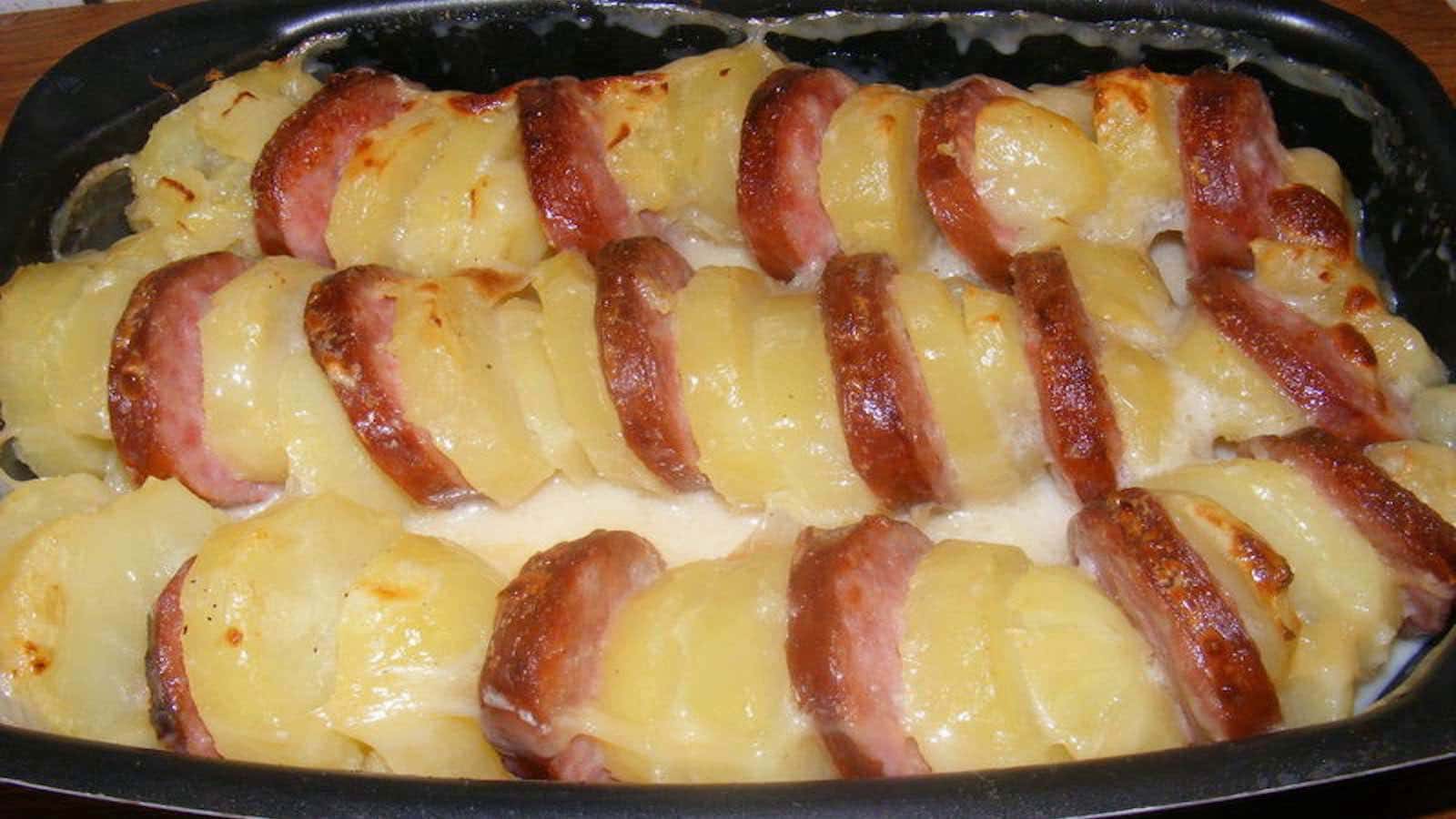 Gratin de pommes de terres à la saucisse morteau