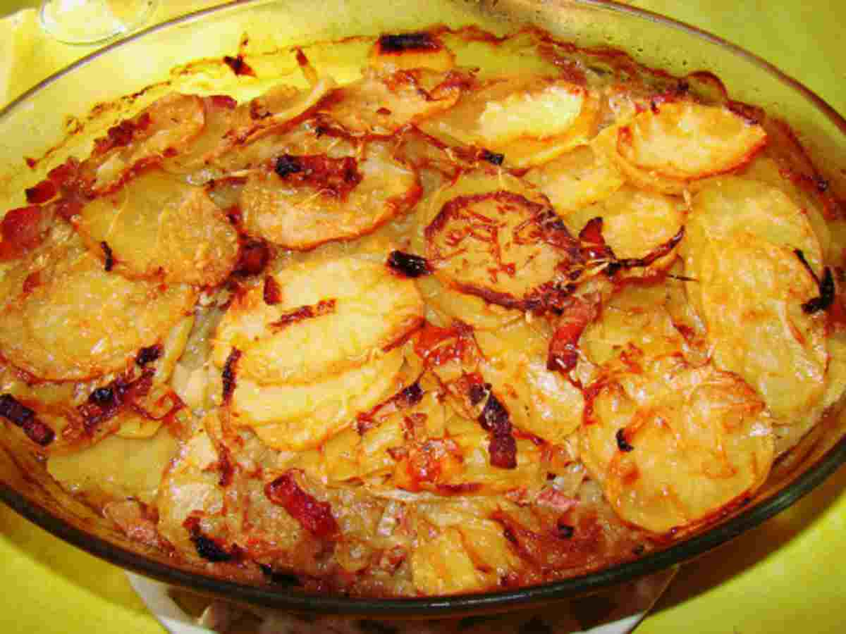 POMMES DE TERRE À LA BOULANGÈRE
