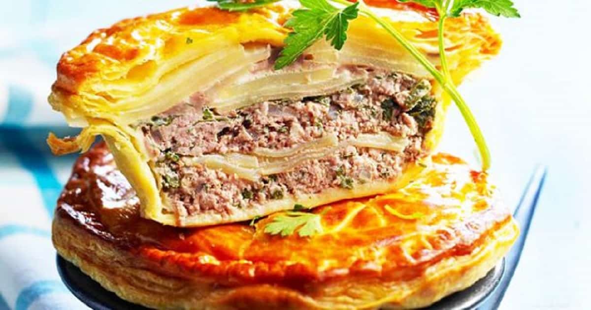 Pâté de pommes de terre à la viande hachée.
