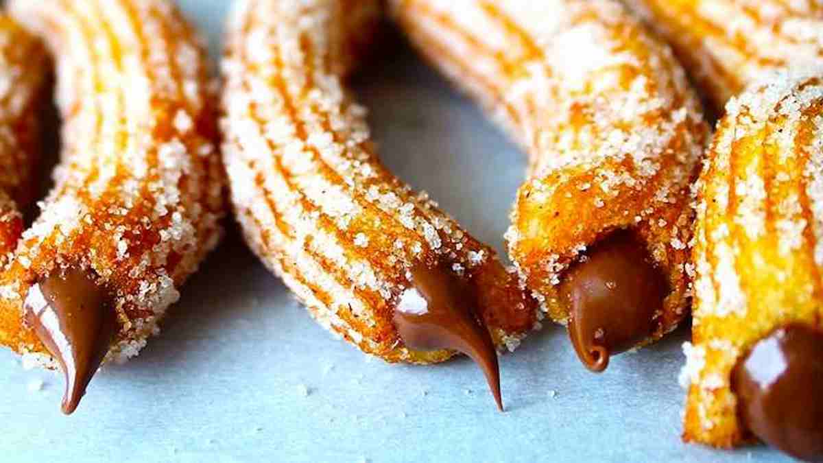 CHURROS AU NUTELLA