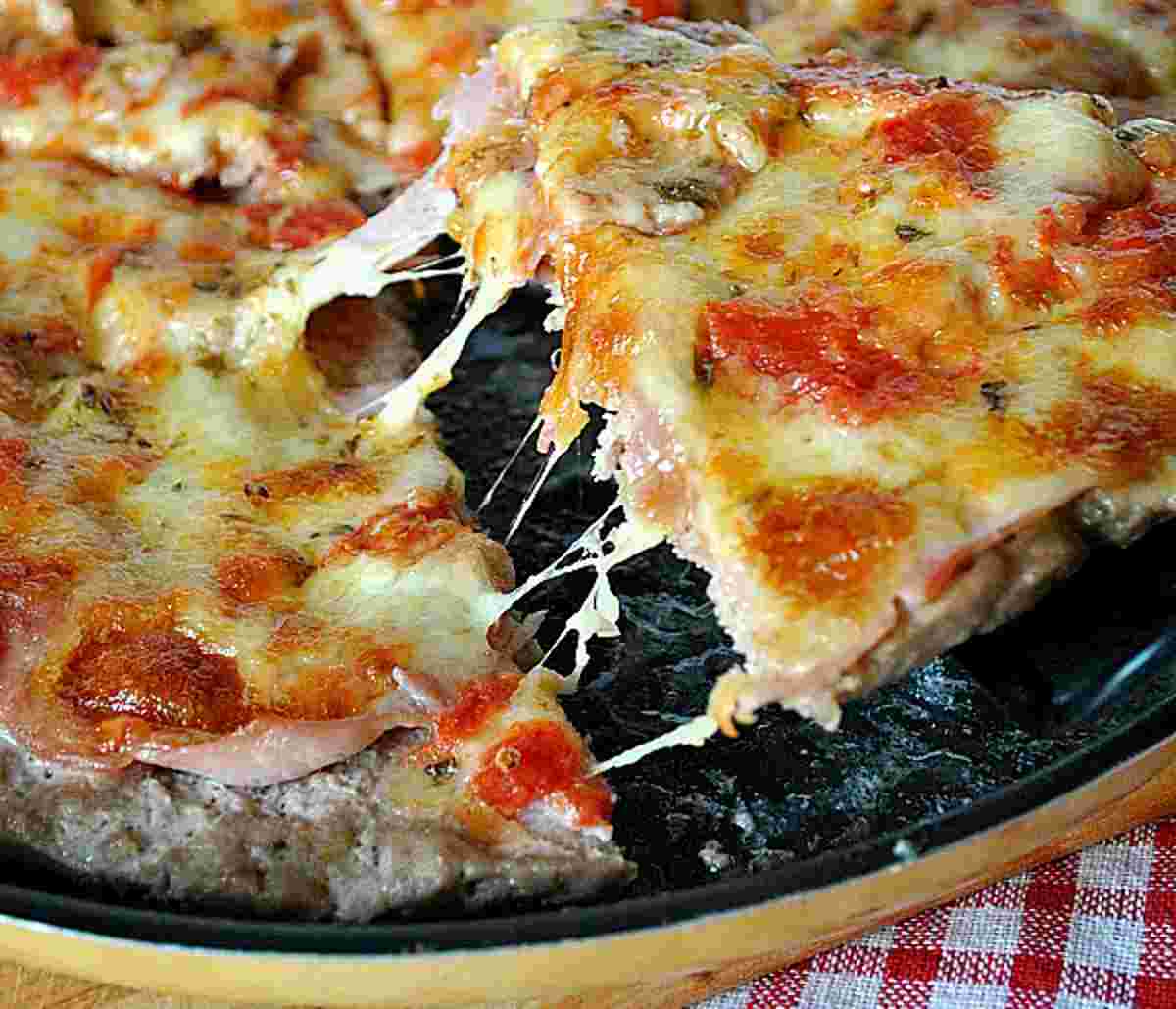 PIZZA À LA VIANDE HACHÉE