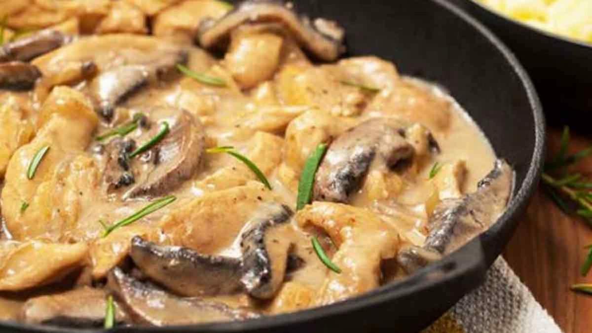Succulent poulet à la crème et aux champignons