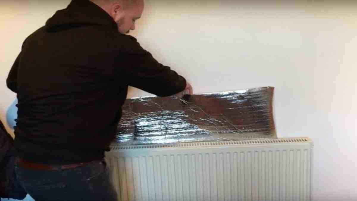 Voici Pourquoi Vous Devriez Coller Une Feuille D’aluminium Derrière Vos Radiateurs ! Astuces